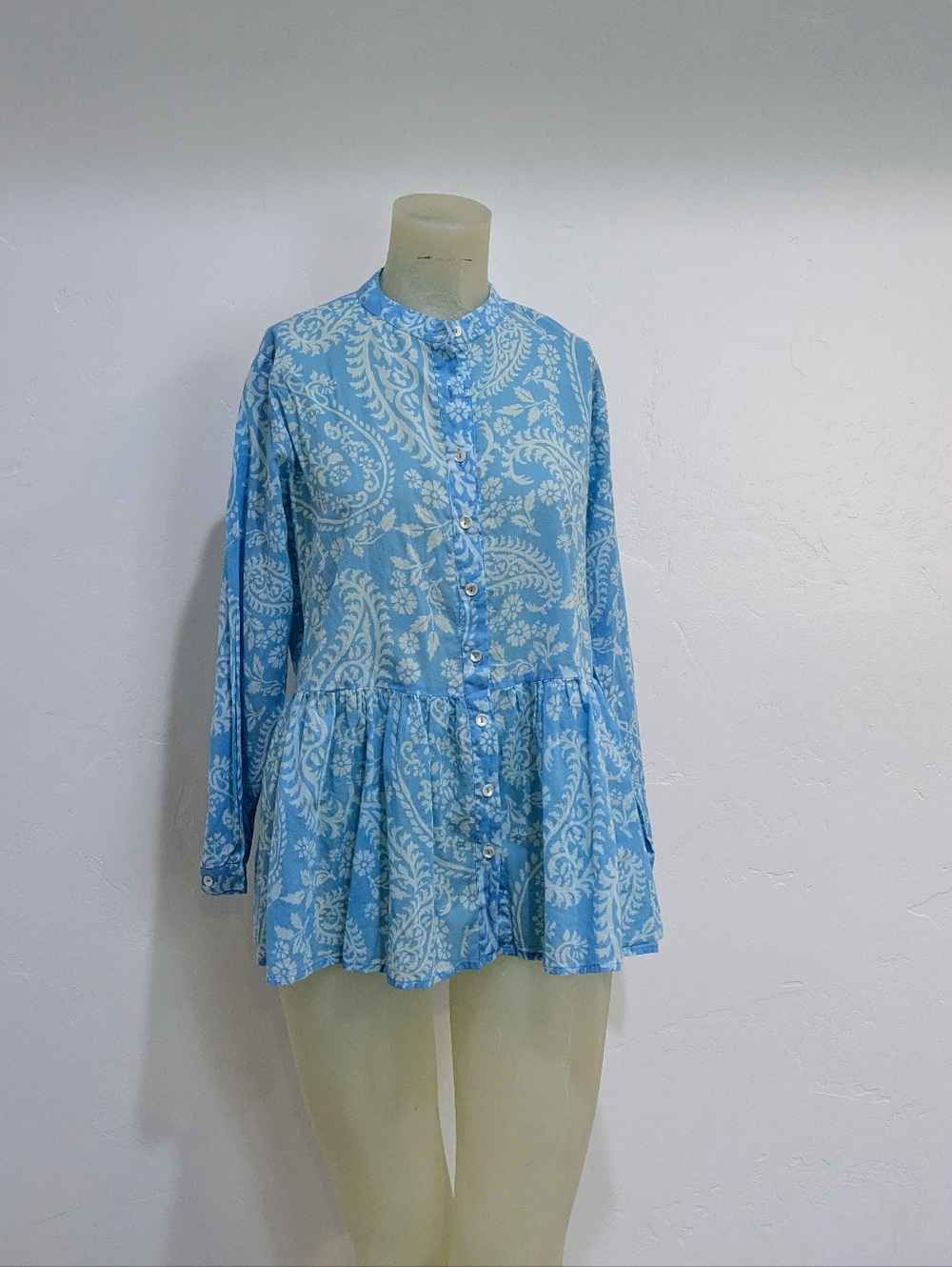 Ro's Garden Light Blue Paisley Button-Front Peplum Blouse